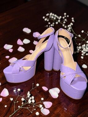 AZALEA WANG NWOB Lavender Platform Heels Size 8